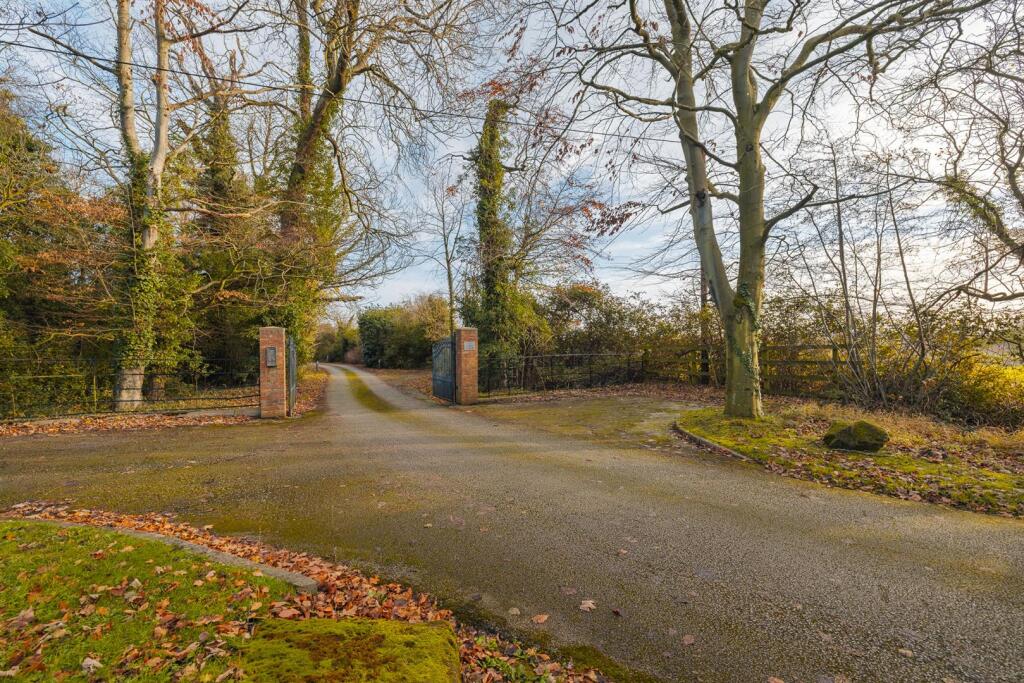 5 New Hall Manor-6.jpg