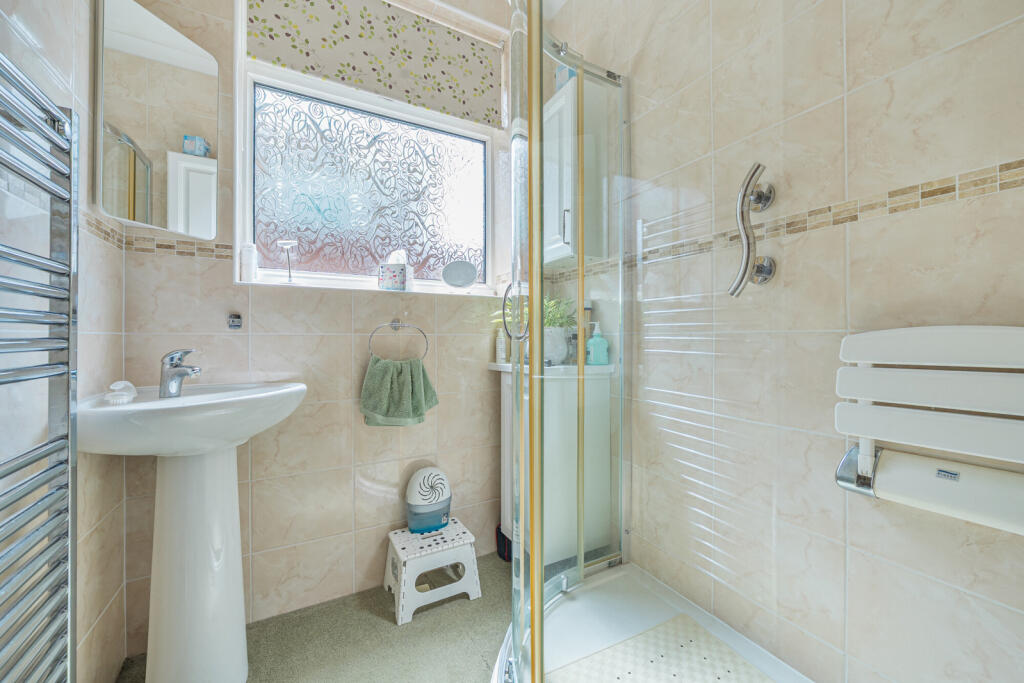 1319158-6-6867b15...