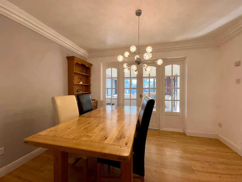 87 Sunningdale Dining Room (1).jpg