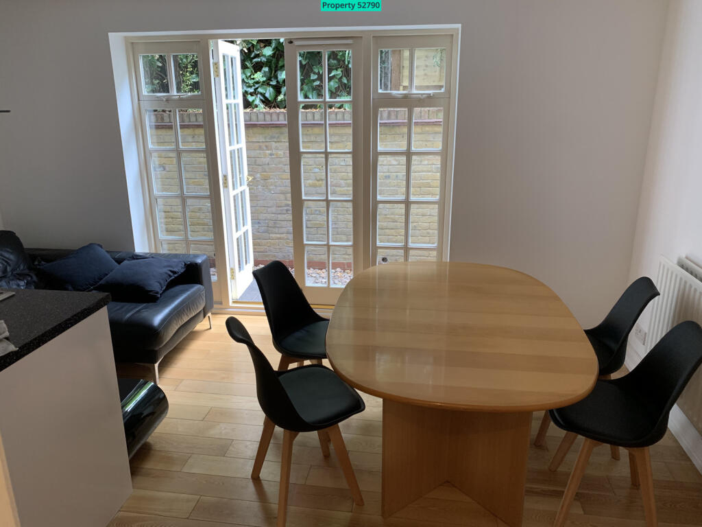 kitchen / dining room