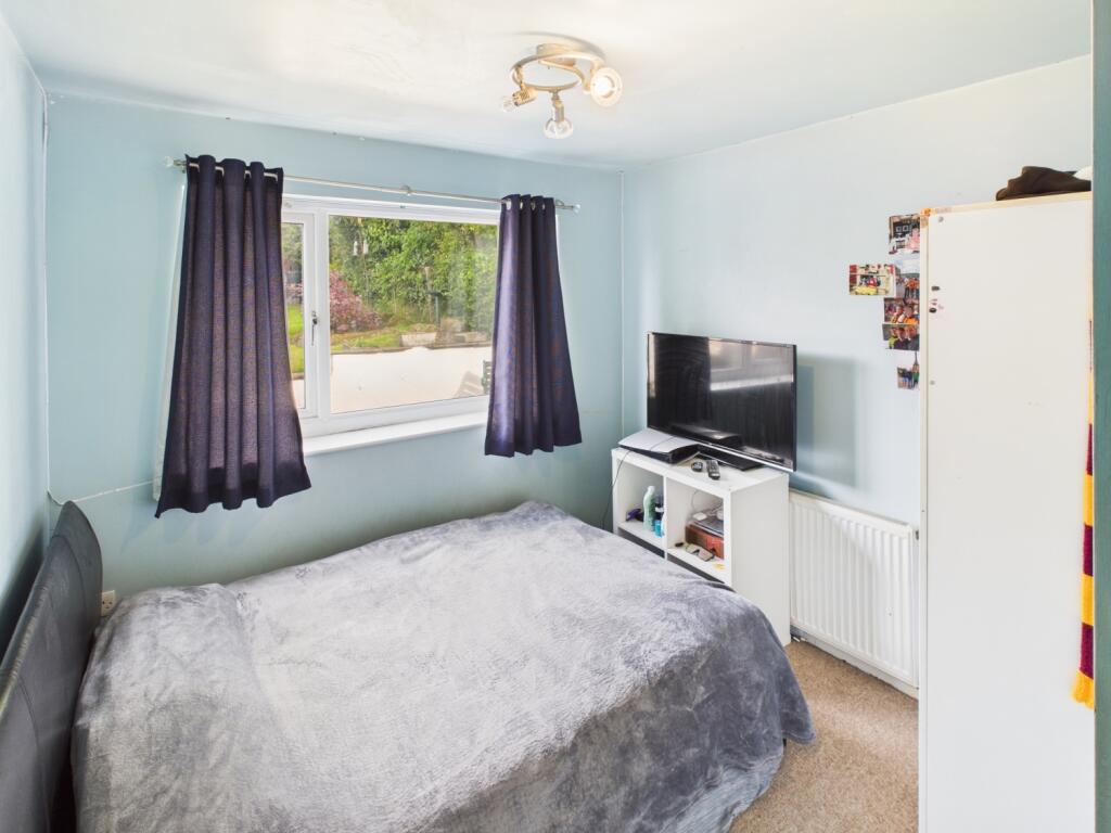 CAM04233G0-PR0021-STILL032