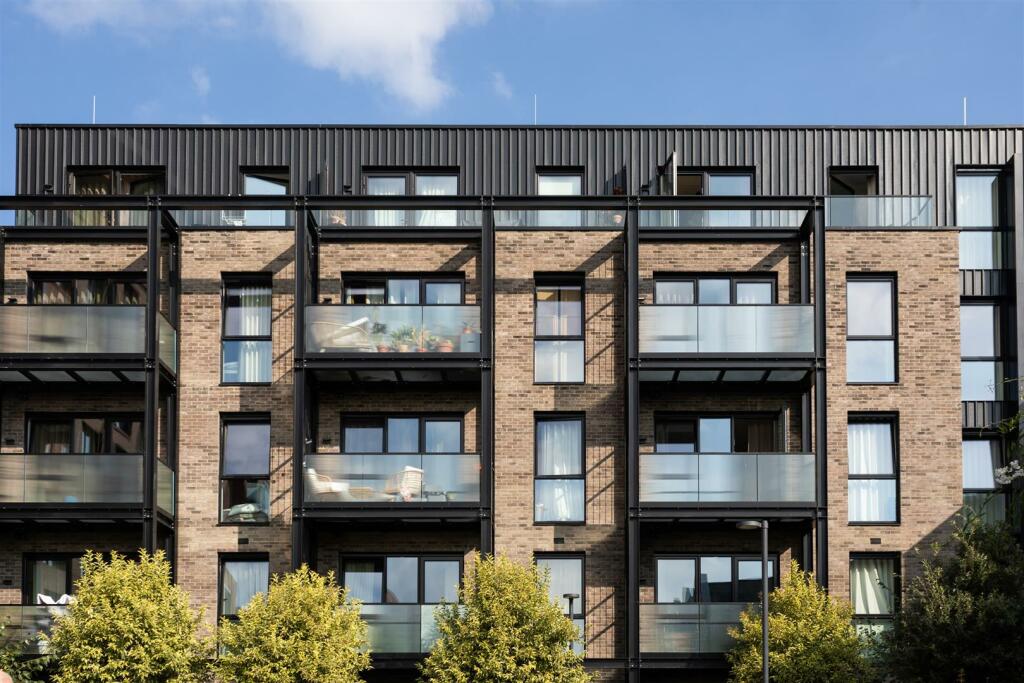 Flat 2 West Apartments, 50 Lawrence Road-016.jpg