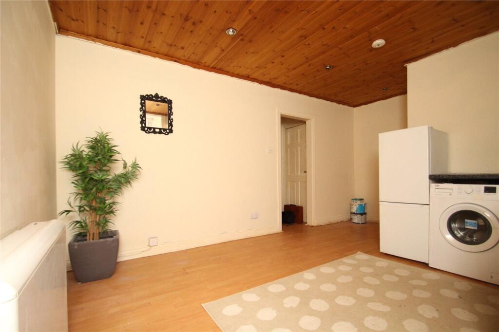 Lounge/Kitchen