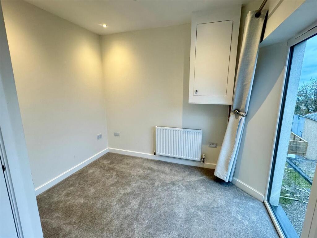18 St Georges Road Bedroom