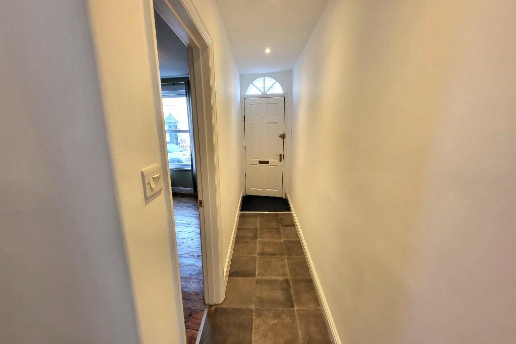 16' Entrance Hall 