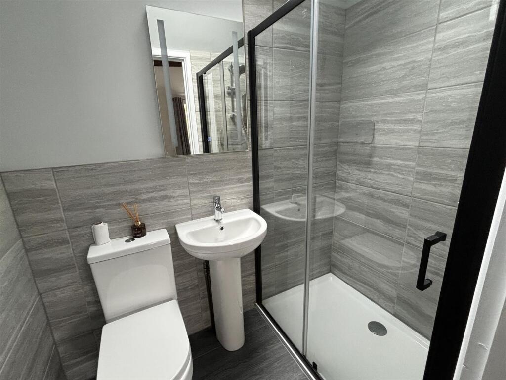 Ensuite shower room