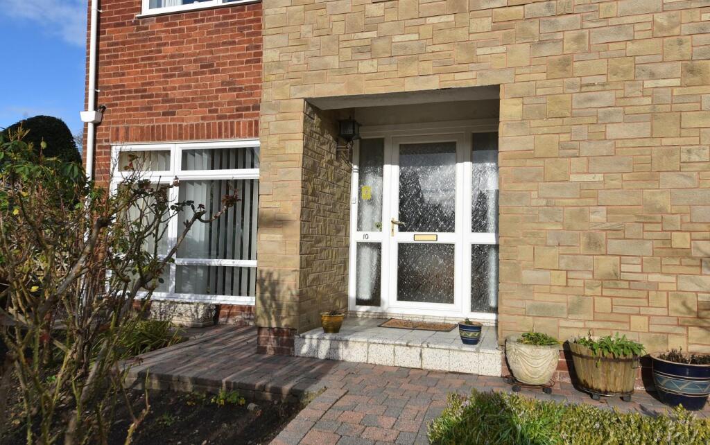 FRONT GARDEN