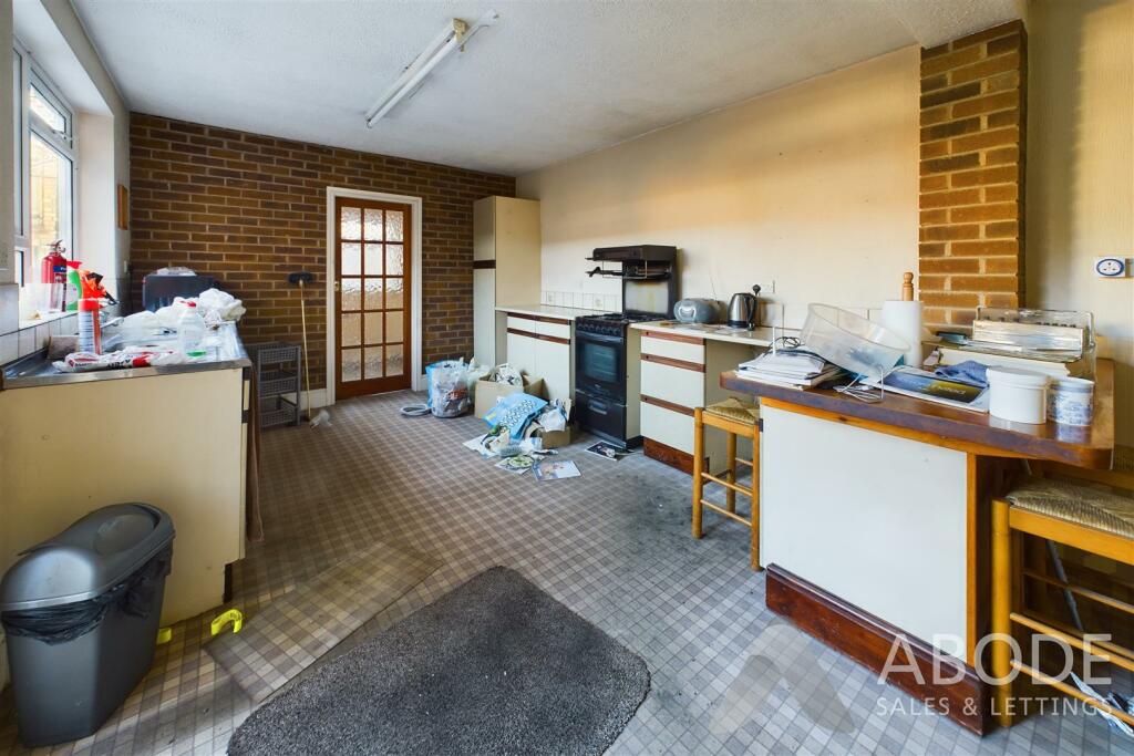 CAM03645G0-PR0121-STILL002.jpg