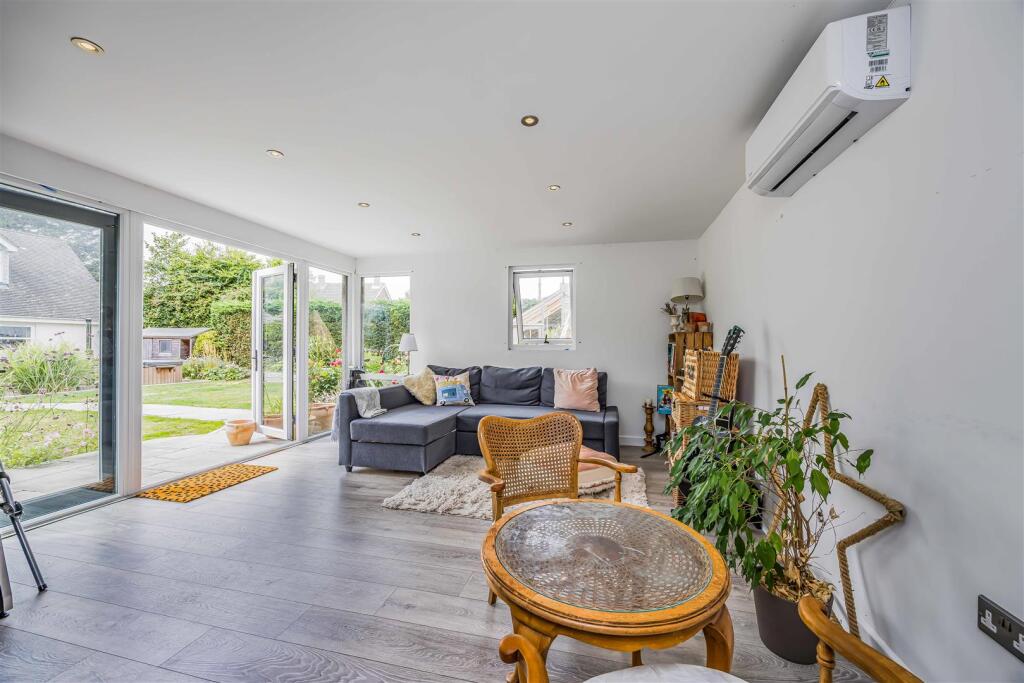 7 Hollow Lane, Hayling Island-Small-PorticoMarketi