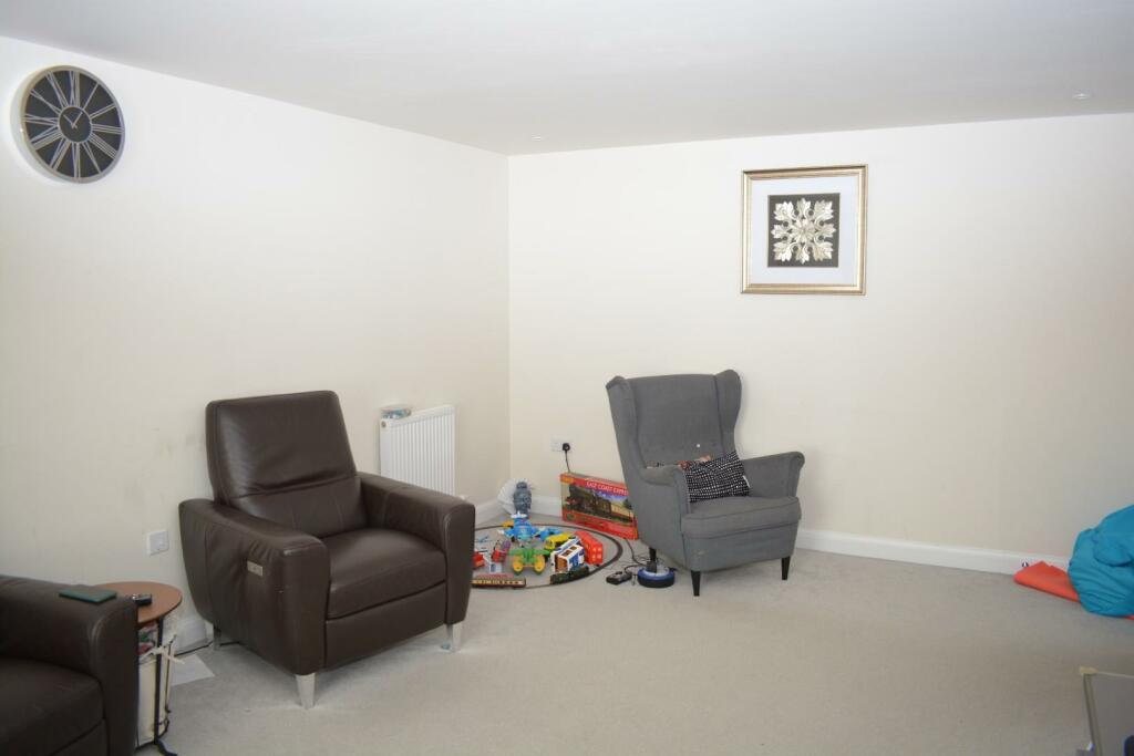 Lounge Alt.jpg