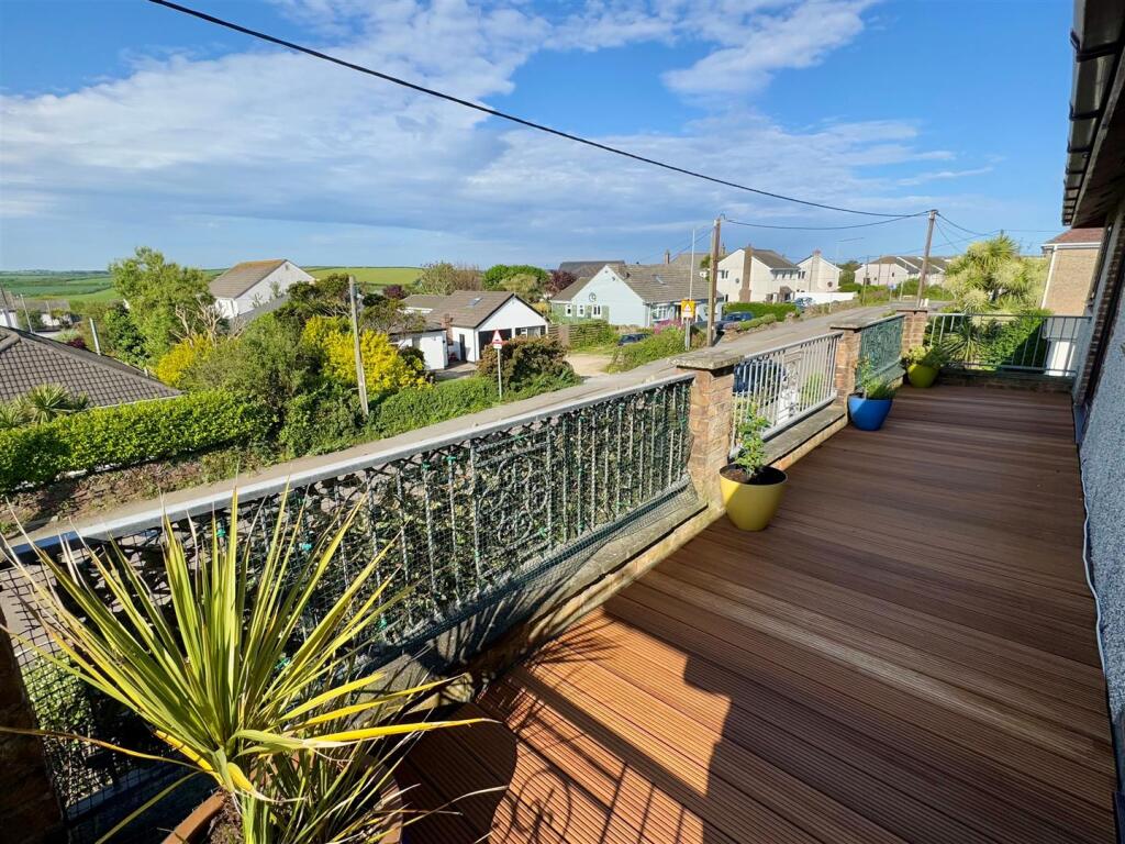 6 Wayside Court Balcony