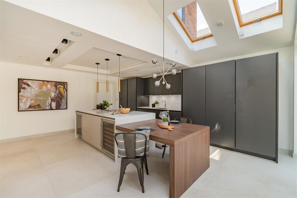 8496053-interior30.jpg