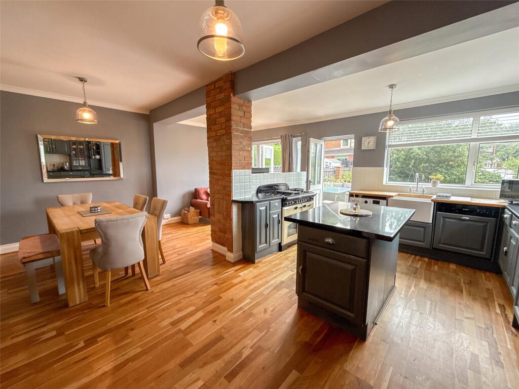 Kitchen/Diner/Family