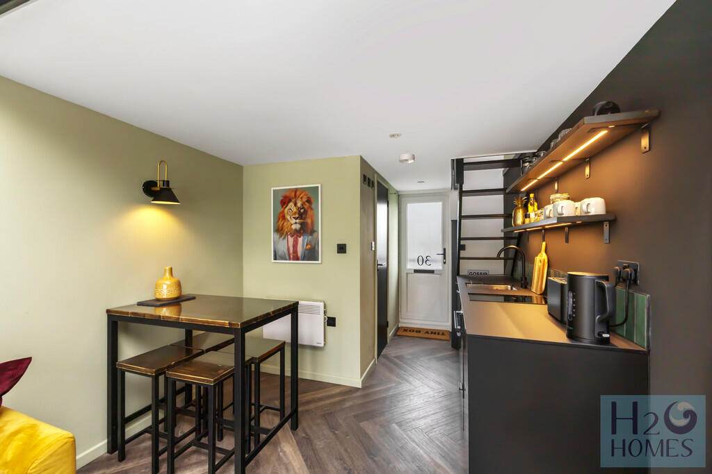 Western Concourse...