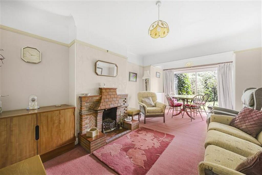 Sitting/Dining Room