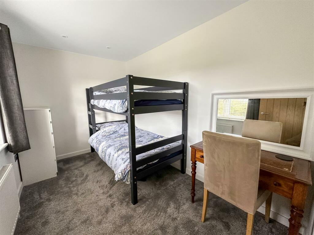 bed 3.jpg