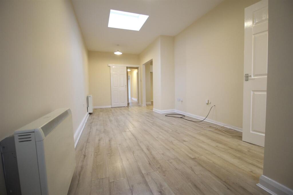 Lounge3.JPG