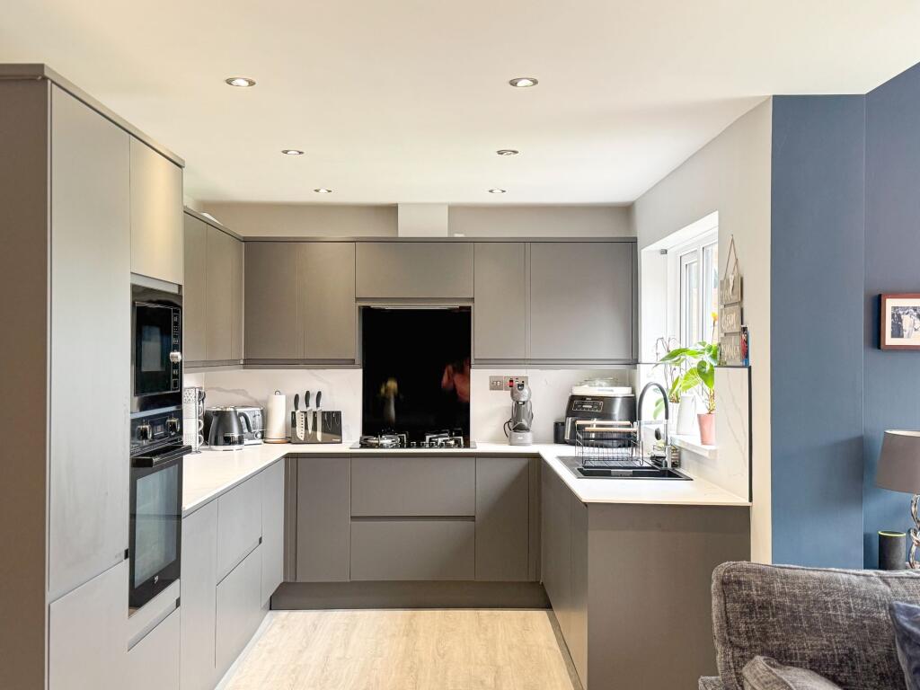 Kitchen / Diner / Lounge