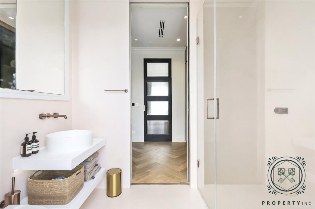 Ensuite