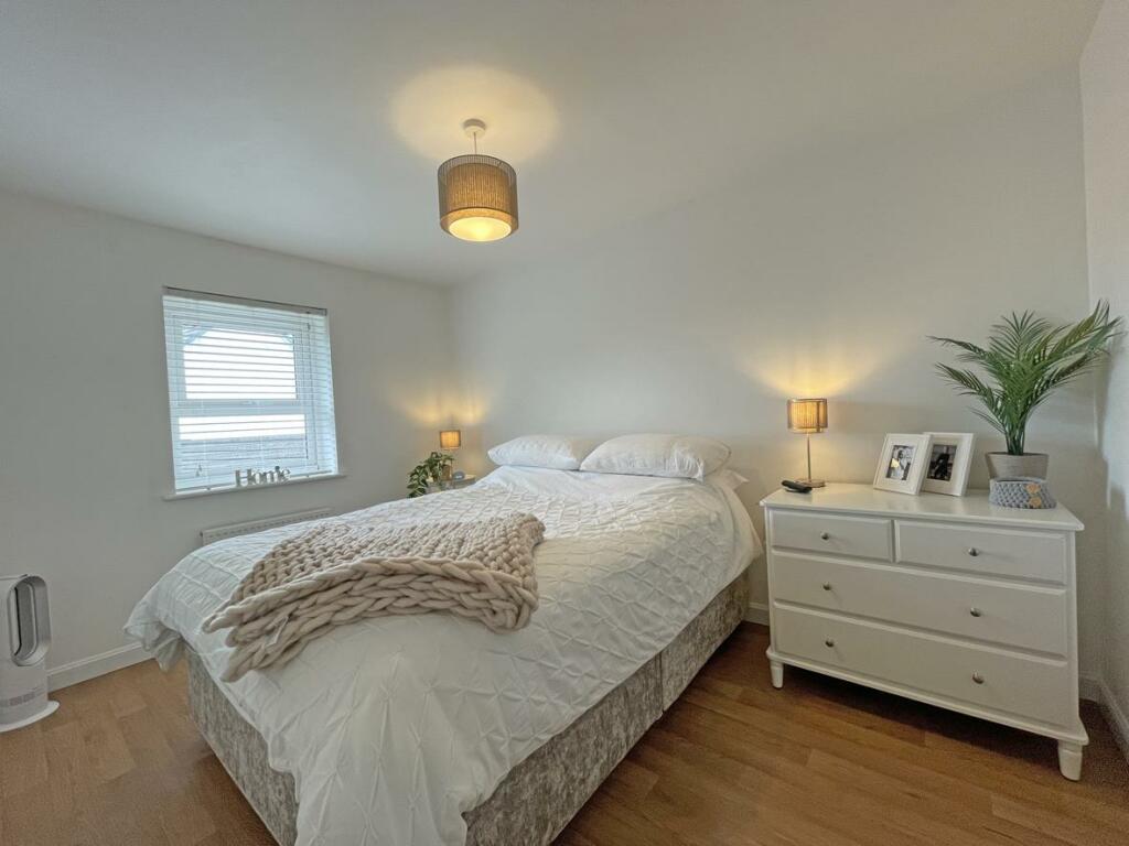 Efford Road 86 - Bed 1.jpg