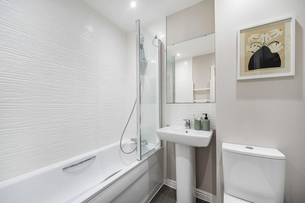 1204951 (15) - Co...