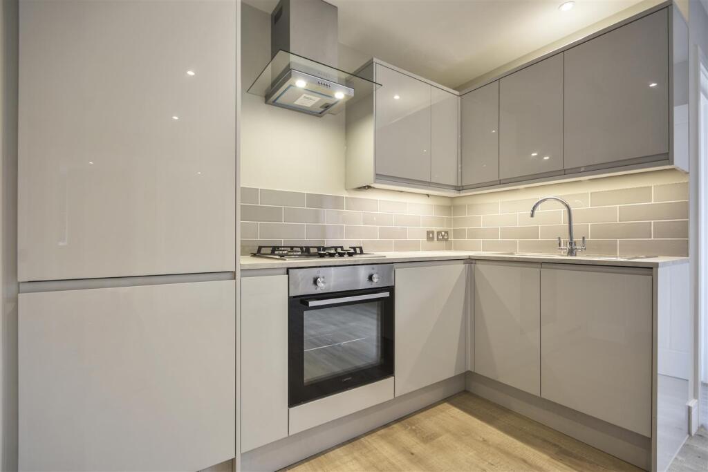 AW - Flat 2, Buckingham Place - Kitchen1 (1).JPG