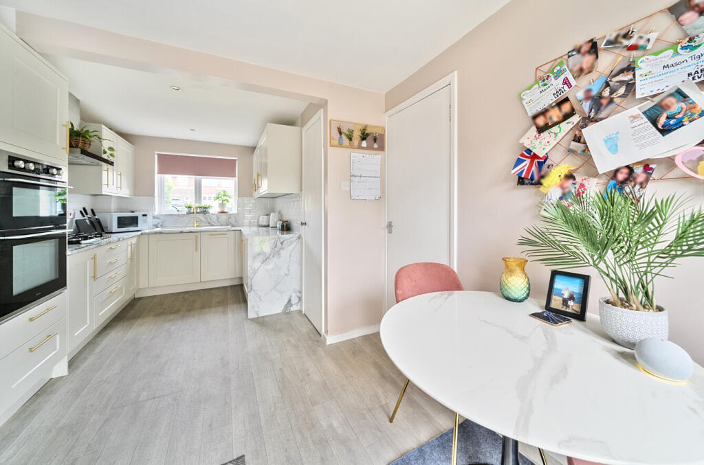 11-68221487d0a81-...