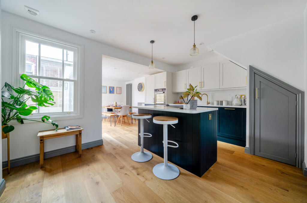 1342970-17-68b197...