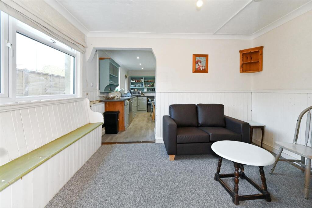 Breakfast Area Snug.jpg