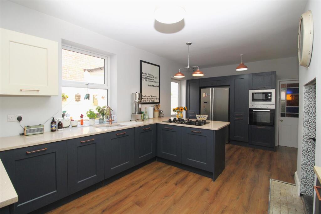 Breakfasting Kitchen