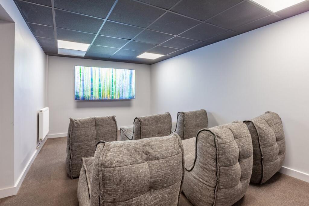 B28E35FE-B659-4228-9