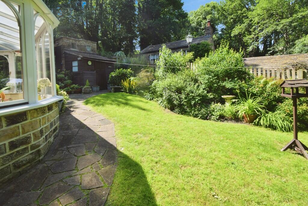 3c581e85-Garden 2...