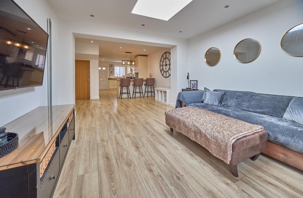 42 Convent Drive SG 8.jpg