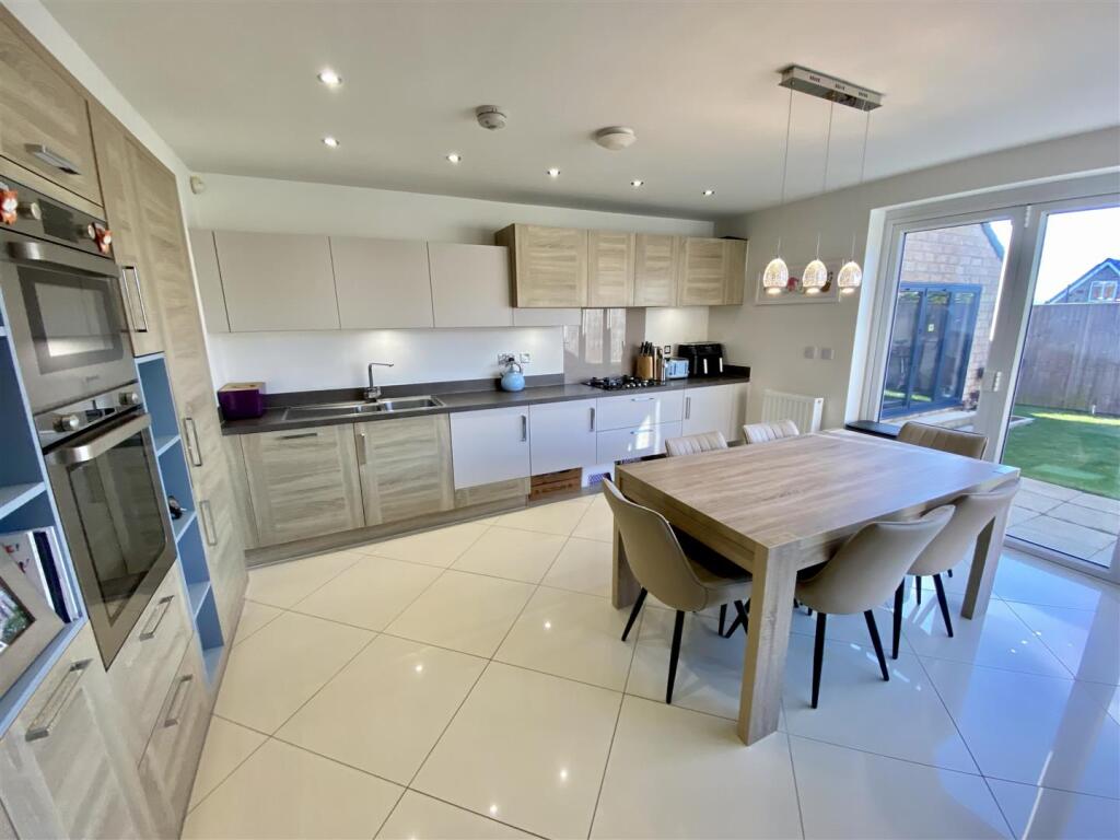 Bramleys Estate Agents - Moorcroft Close - Mirfiel