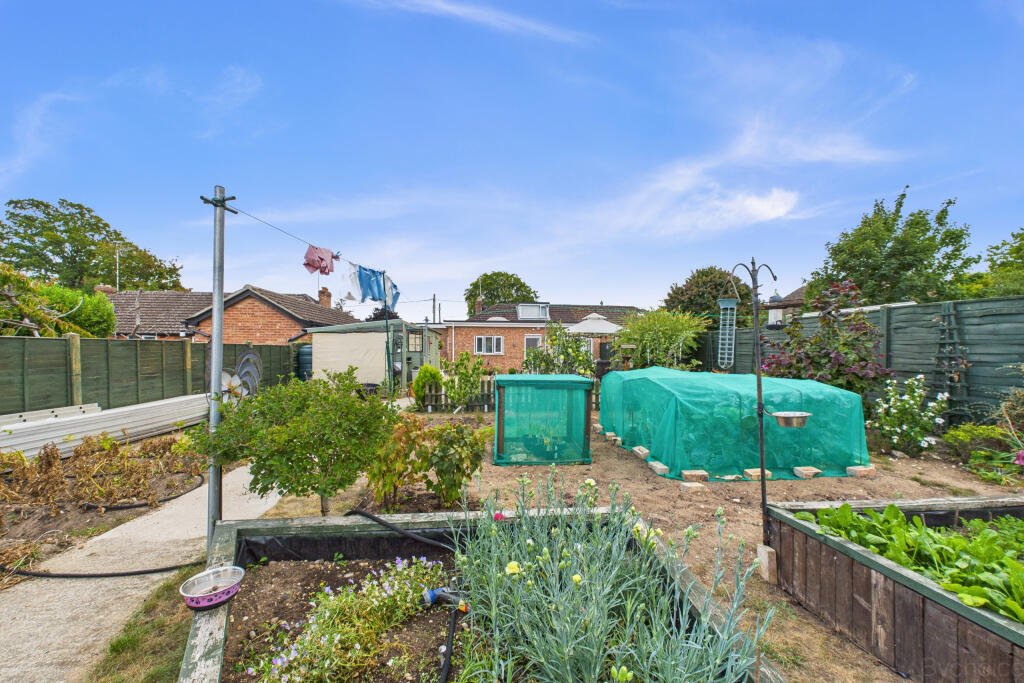 CAM05449G0-PR0027-STILL008