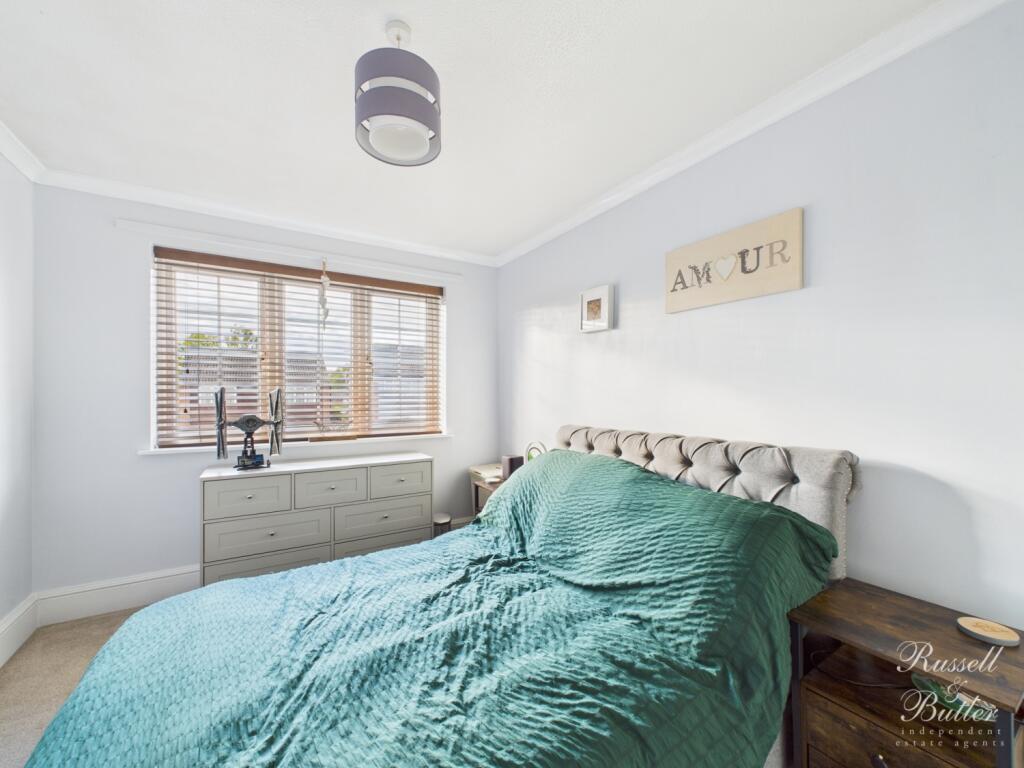 CAM01995G0-PR0379-STILL010