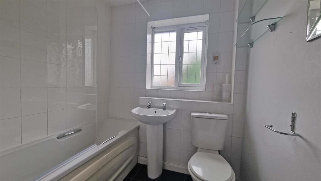 MODERN BATHROOM