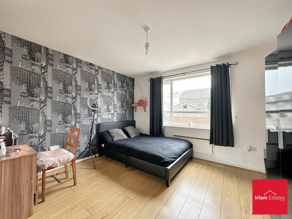 BEDROOM 2
