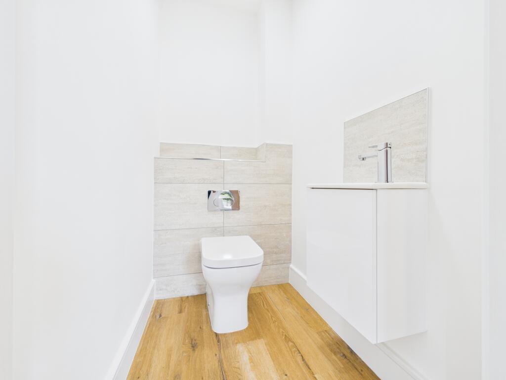 Cloakroom/WC