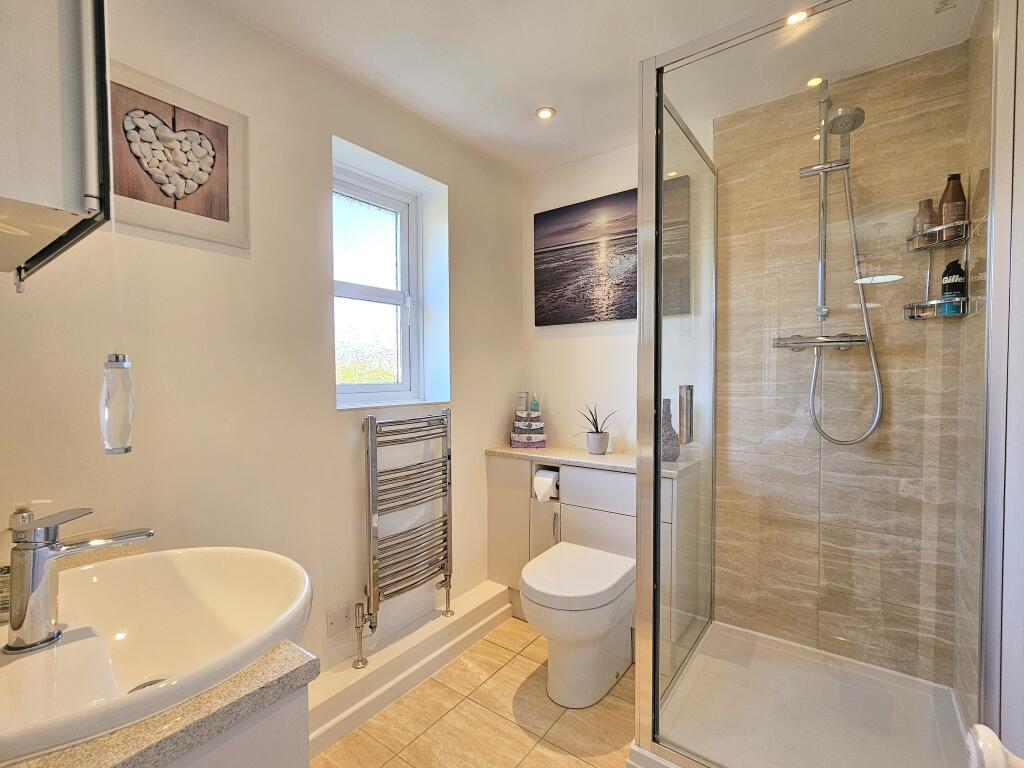 EN SUITE