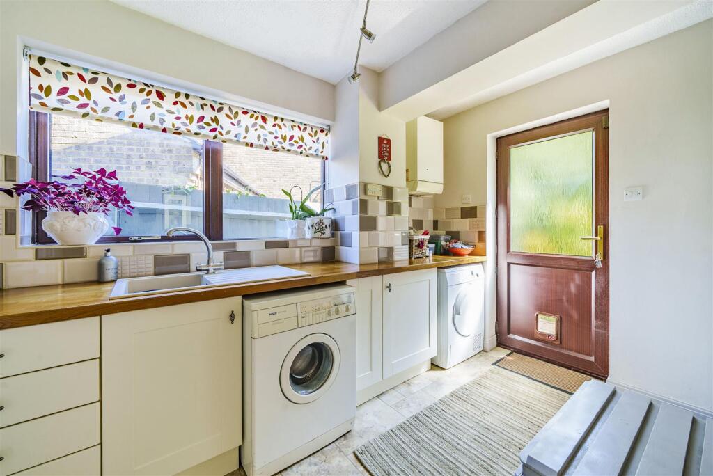 8 Dove Close, Towcester