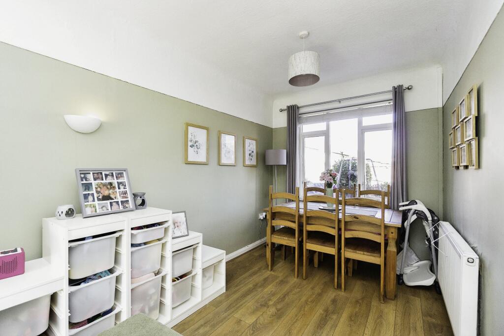 Lounge/Dining Room