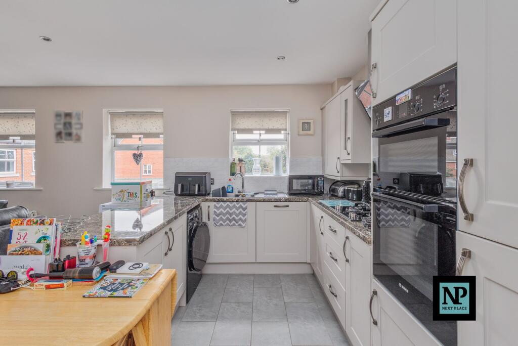 Open Plan Kitchen /  Living Room Diner