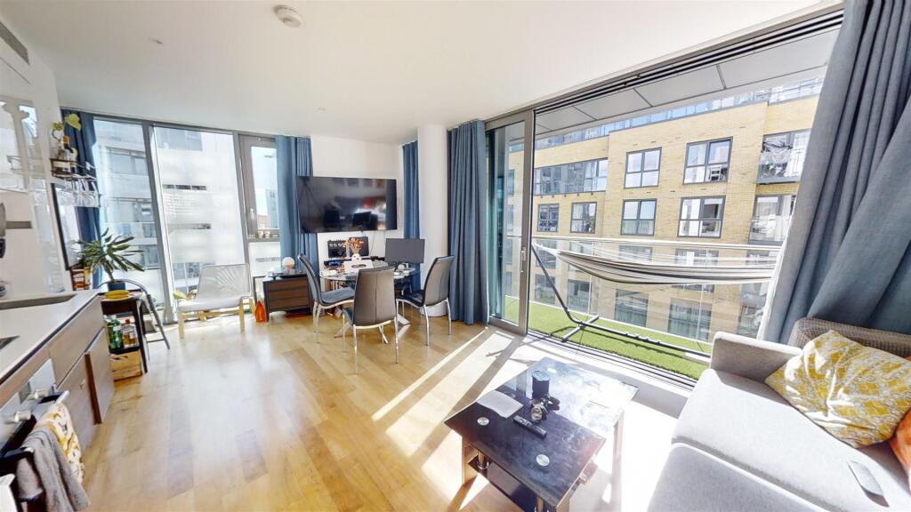 Eastfields-Avenue-Riverside-Quarter-09122024_12515