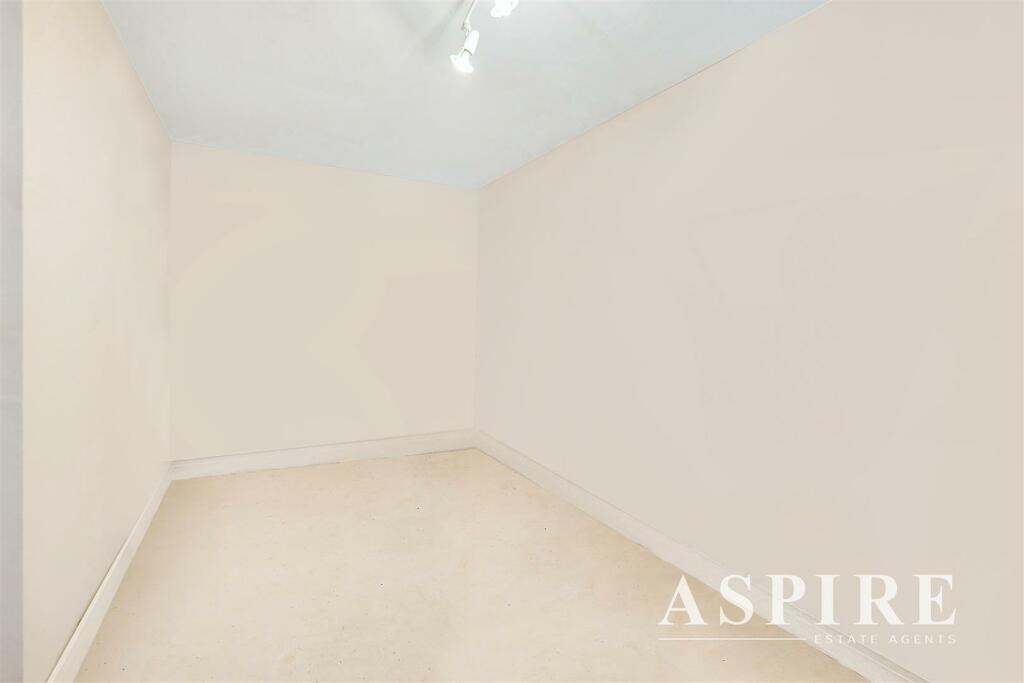 ASPIRE ESTATE AGENTS BENFLEET18.jpg