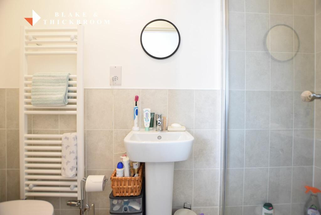 ENSUITE SHOWER ROOM