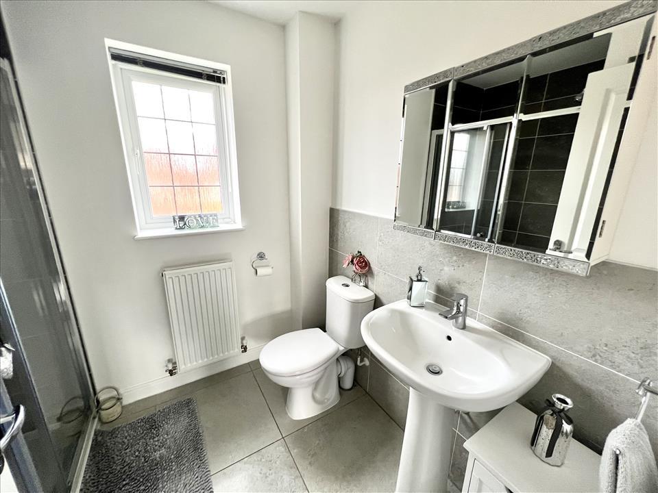 EN SUITE