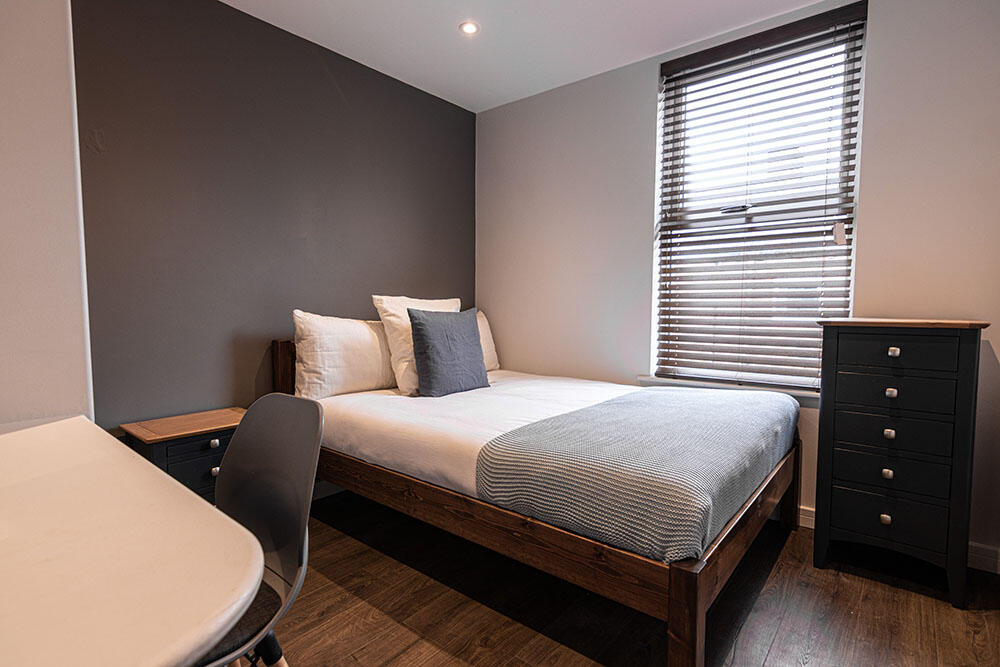 MR Bedroom 3