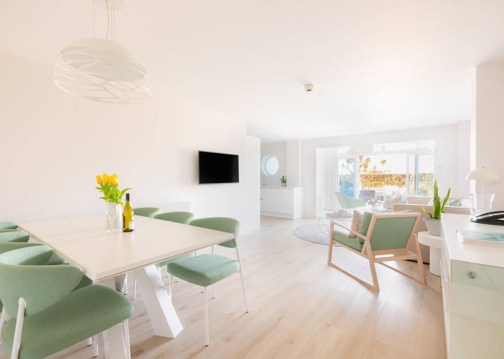 67d982f19fc47_St Moritz 1-29