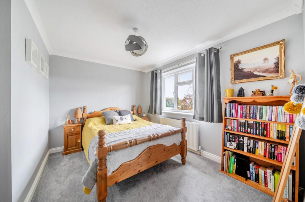 Meadow Close, Street, BA16